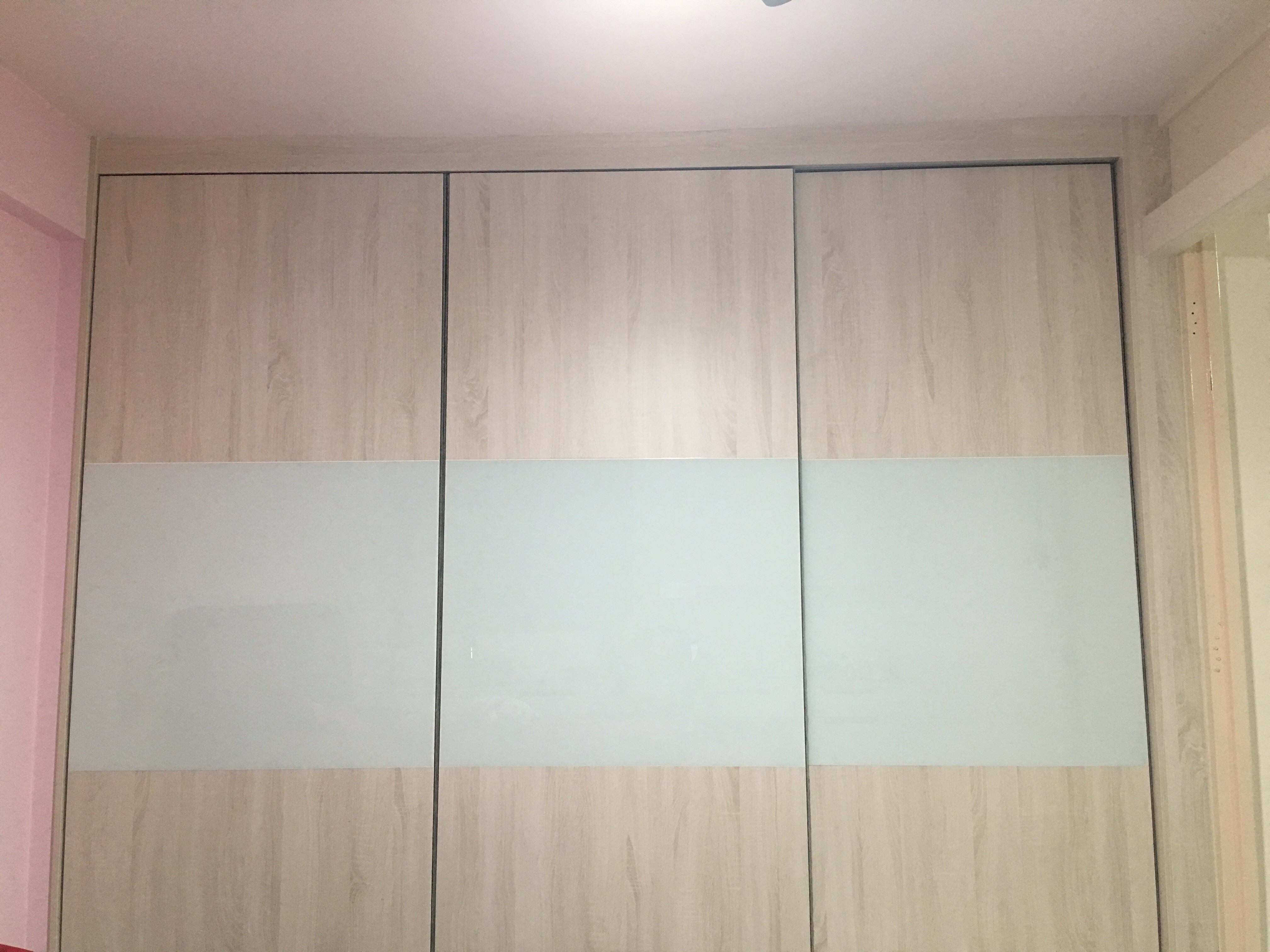 a picture of wardrobe using melamine plywood.